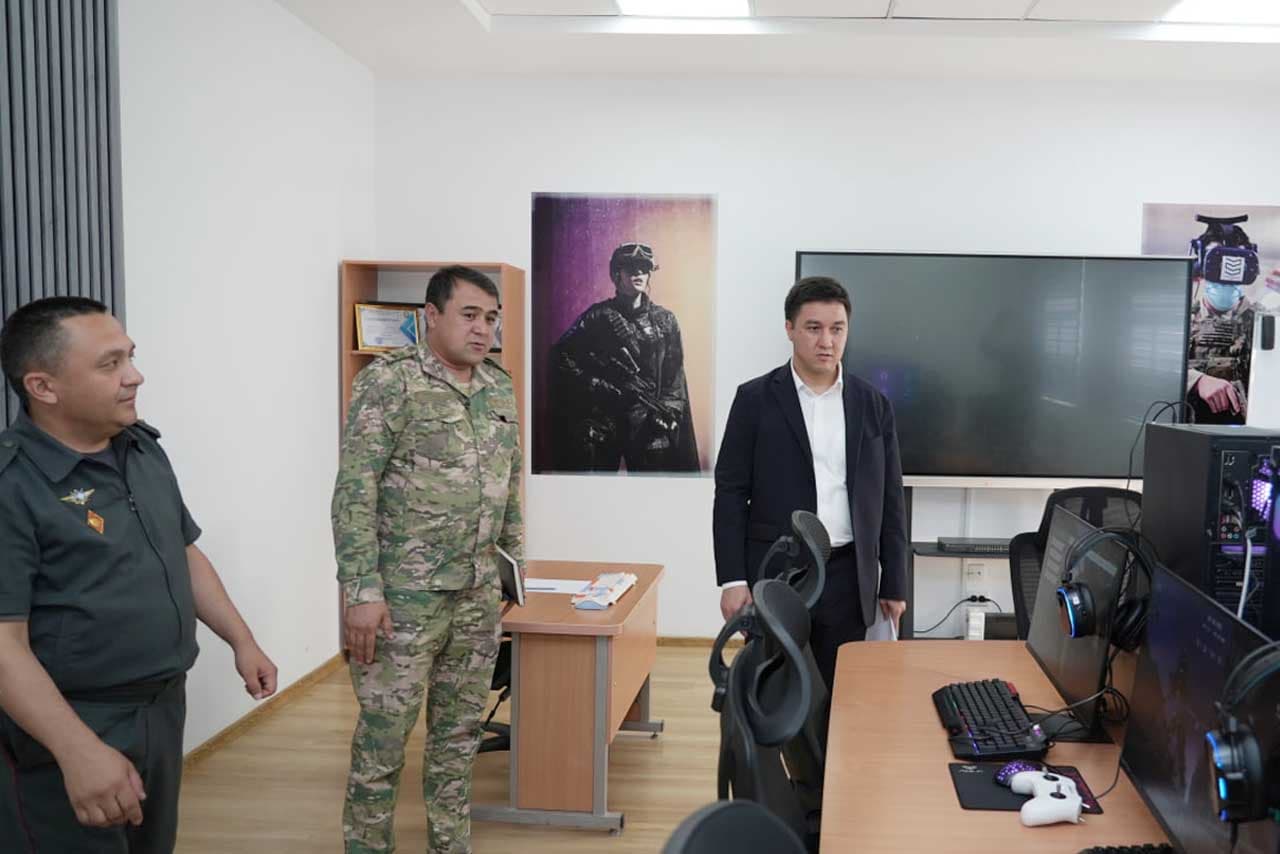 Военнослужащие проходят обучение в рамках проекта «Пять миллионов лидеров в области искусственного интеллекта»