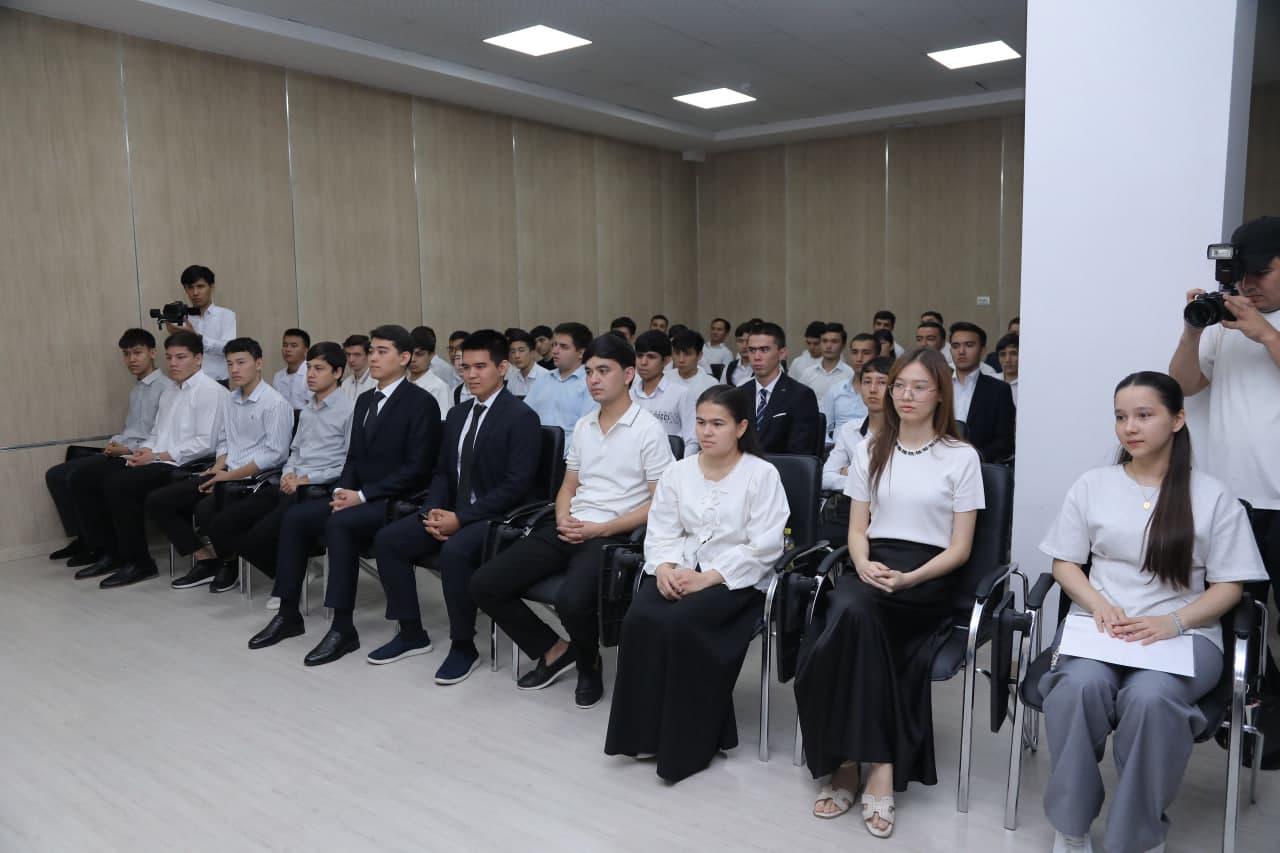 TUIT Hosts Youth Day Dialogue with Students and Young People