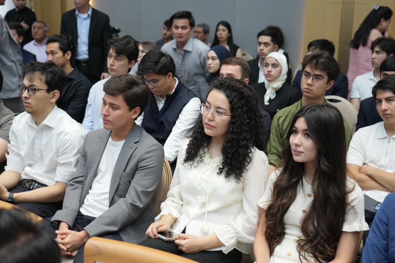 Dunyoning eng nufuzli universitetlarida tahsil olayotgan o‘zbekistonlik talabalar va mahalliy tadbirkorlar ishtirokida ochiq muloqot bo‘lib o‘tdi