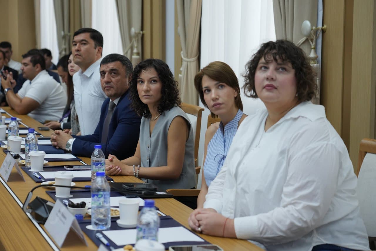 Dunyoning eng nufuzli universitetlarida tahsil olayotgan o‘zbekistonlik talabalar va mahalliy tadbirkorlar ishtirokida ochiq muloqot bo‘lib o‘tdi