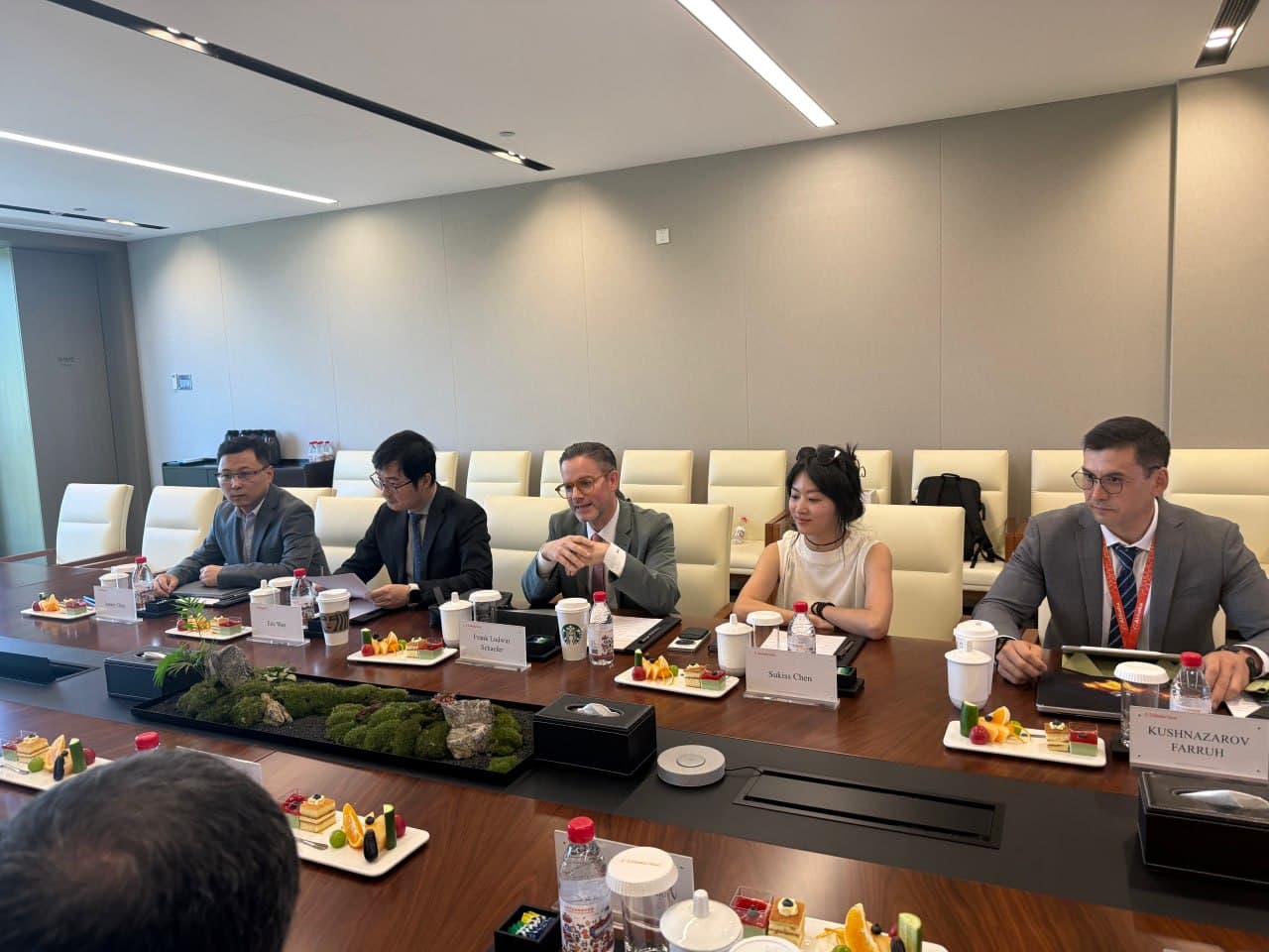 Alibaba Cloud bilan sun’iy intellekt va bulutli texnologiyalar sohasidagi hamkorlik istiqbollari muhokama qilindi
