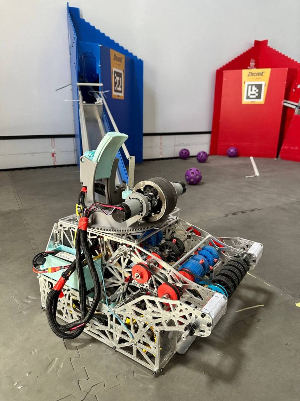 Uzbek Youth Win Bronze at the Chicago Robot Invitational 2026