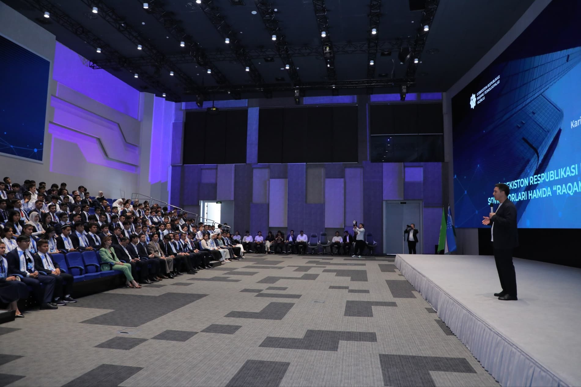 Forum and Job Fair Held for El-yurt Umidi Foundation Scholarship Holders