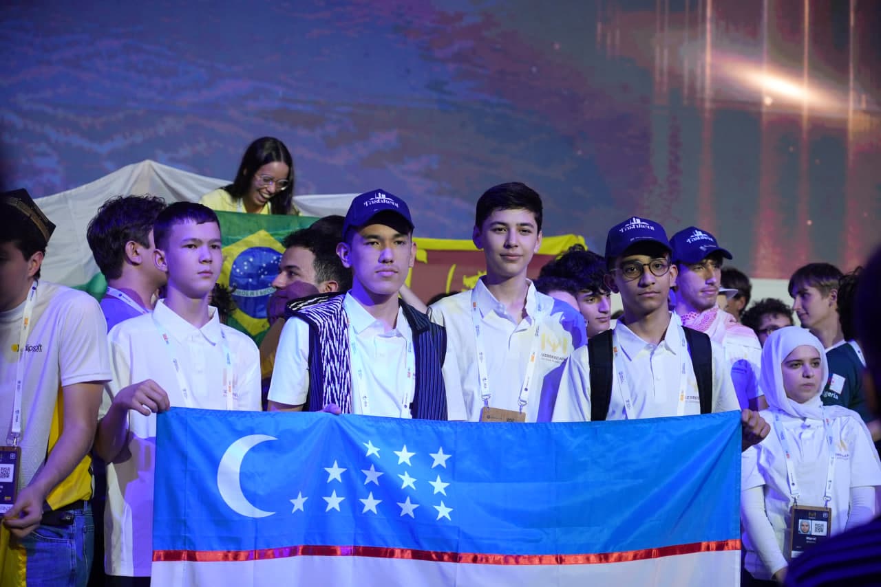 O‘zbekiston tarixida ilk bor o‘tkazilayotgan 38-Xalqaro informatika olimpiadasining tantanali ochilish marosimi bo‘lib o‘tdi