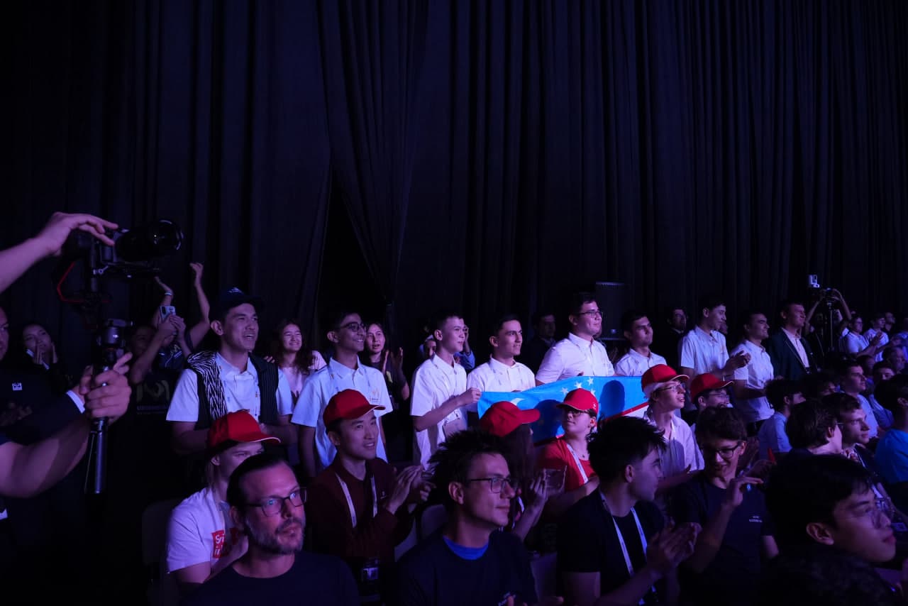 O‘zbekiston tarixida ilk bor o‘tkazilayotgan 38-Xalqaro informatika olimpiadasining tantanali ochilish marosimi bo‘lib o‘tdi