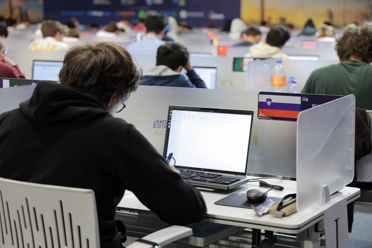 O‘zbekiston tarixida ilk bor o‘tkazilayotgan 38-Xalqaro informatika olimpiadasining birinchi kun bahslari boshlandi
