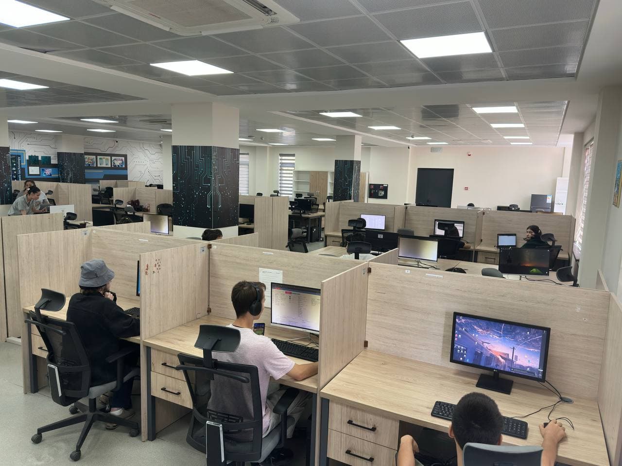 Gulistonda BPO yo‘nalishidagi yangi ish o‘rinlari va eksport imkoniyatlari kengaytirilmoqda