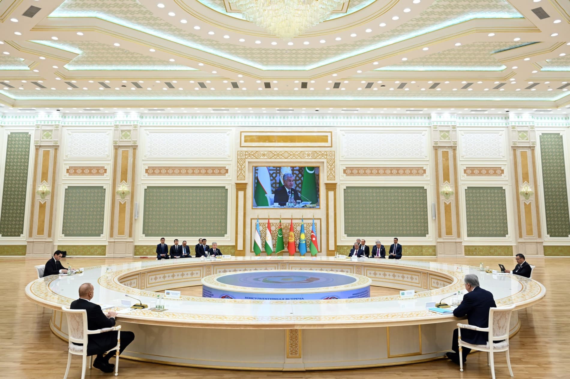 Президент Узбекистана обозначил важные направления совместной деятельности в формате Консультативных встреч глав государств Центральной Азии и Азербайджана