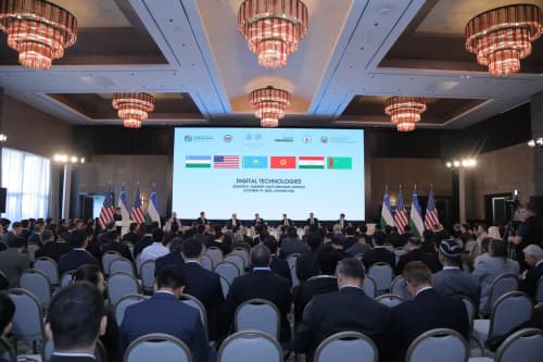 Samarqandda “C5+1” formatidagi biznes dasturining asosiy yo‘nalishlaridan biri raqamli texnologiyalar bo‘ldi